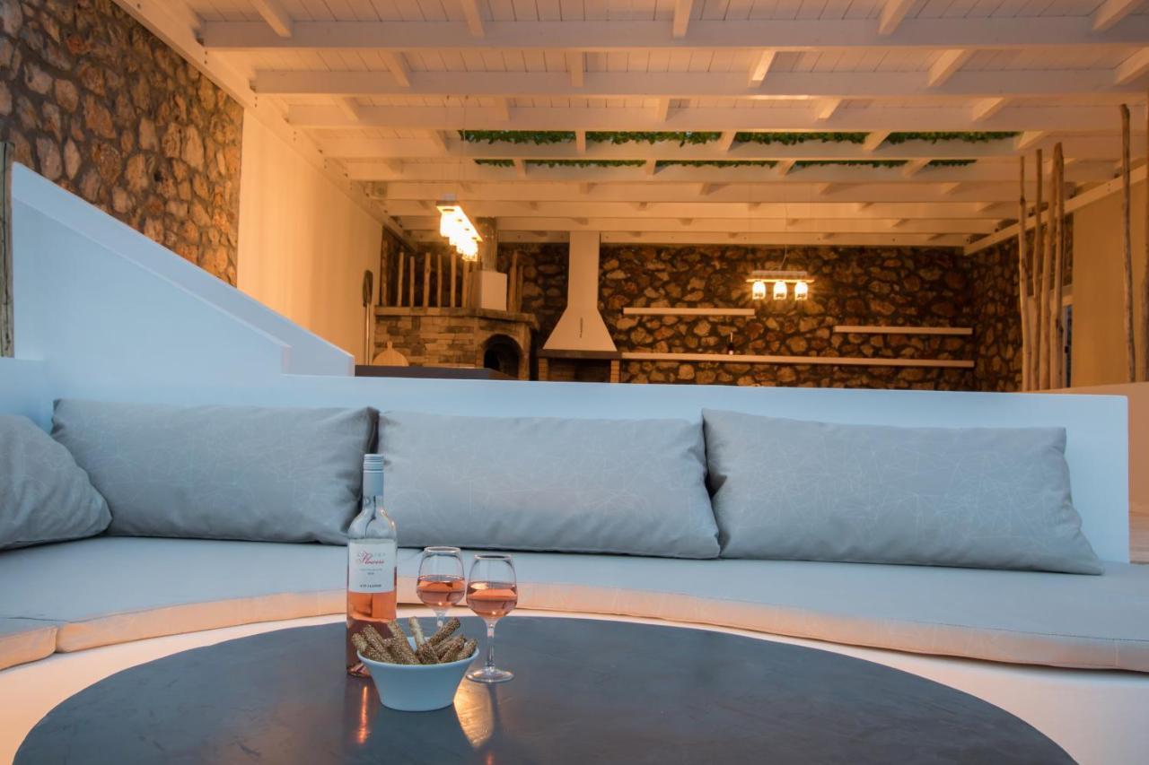 Theros Luxury Villas Damatria Екстериор снимка